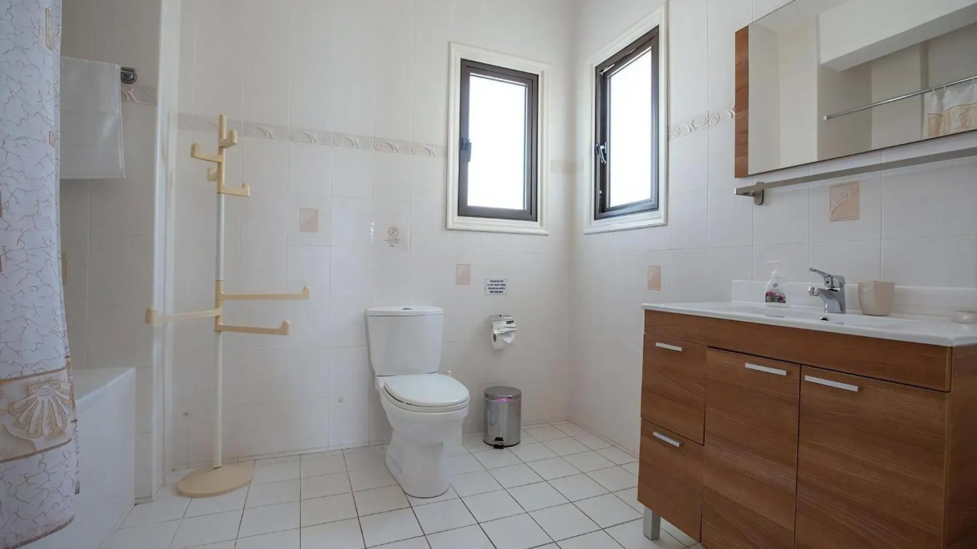 Villa Kanthos - Beautiful 4 Bedroom Protaras Villa With Pool - Close To The Beach
